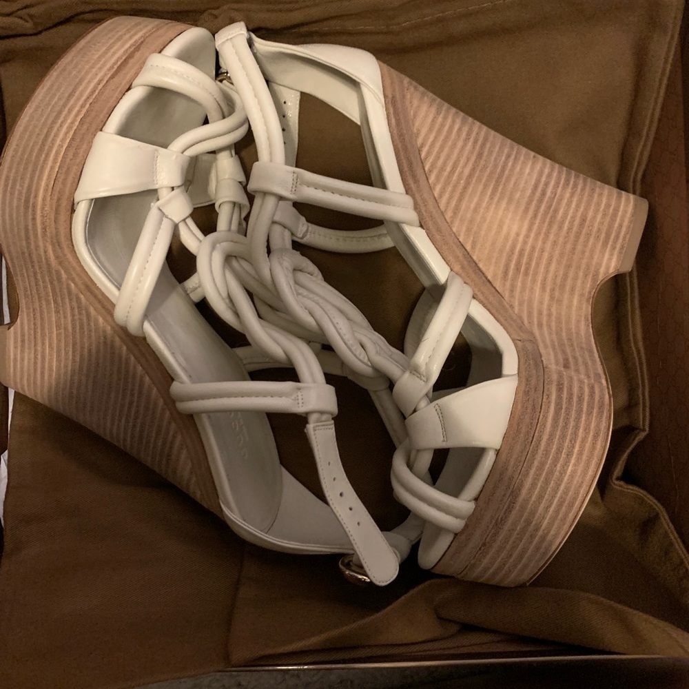 Gucci wedge!